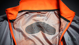 HH_M_pace_block_jkt_flock_print